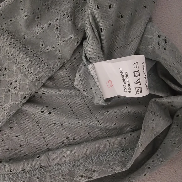 Women's Green V Neck 3/4 Sleeve Lace Detail Top Unbranded Size Large - Picture 8 of 8